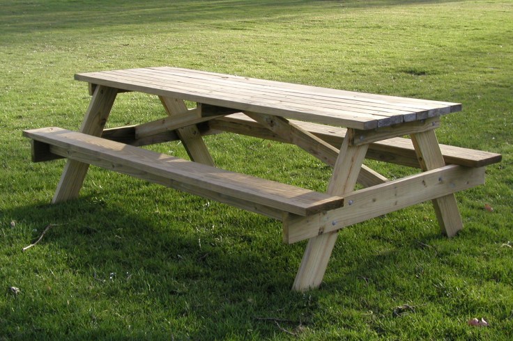 Picnic_table
